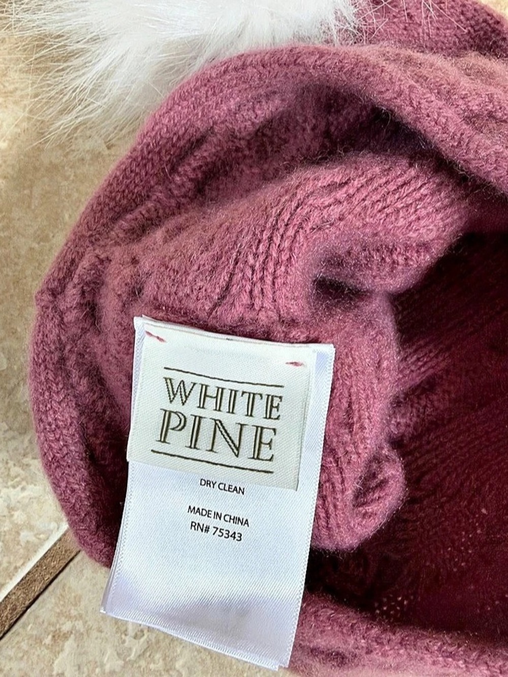 WHITE PINE MAUVE 100% Cashmere 2 PLY WITH Faux Fur Pom Knit Beanie Winter Hat - Picture 5 of 6